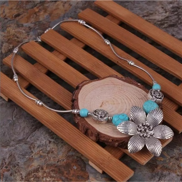 New Vintage Flower Natural Stone Necklace - Picture 4 of 13